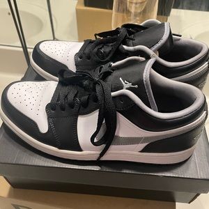 Air Jordan 1 Low Black Medium